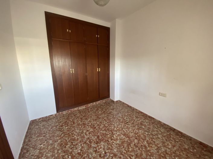 Image No.15-3 Bed Townhouse for sale