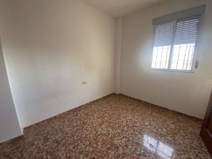 Image No.16-3 Bed Townhouse for sale