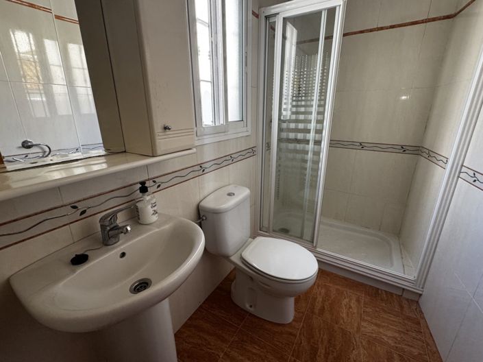 Image No.10-3 Bed Property for sale