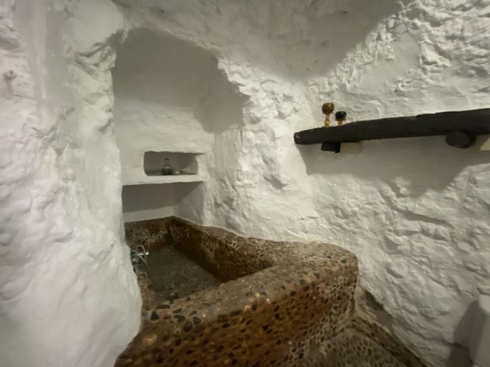 Image No.19-4 Bed Townhouse for sale