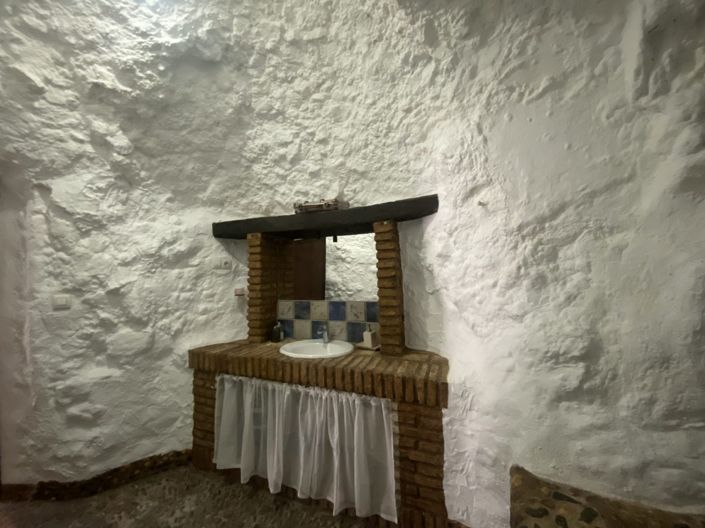 Image No.20-4 Bed Townhouse for sale