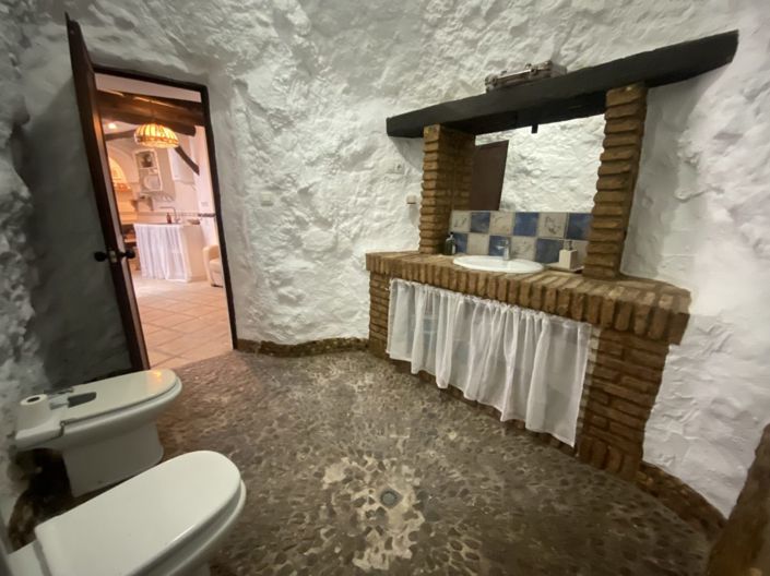 Image No.21-4 Bed Townhouse for sale