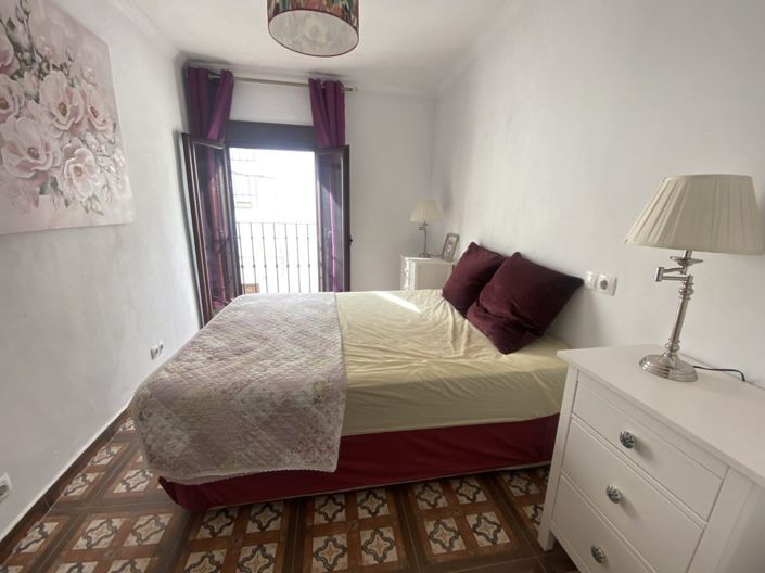 Image No.12-4 Bed Townhouse for sale