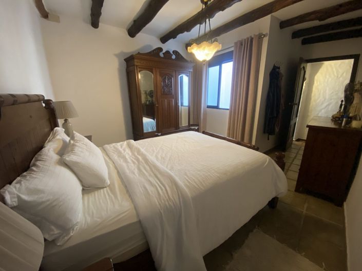 Image No.16-4 Bed Townhouse for sale