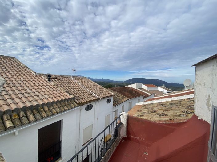 Image No.13-4 Bed Townhouse for sale