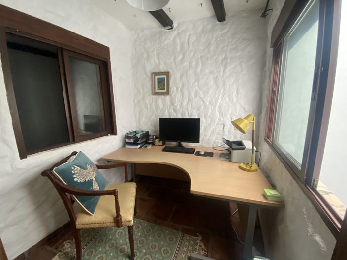 Image No.37-4 Bed Townhouse for sale