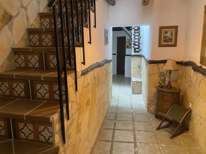 Image No.7-4 Bed Townhouse for sale