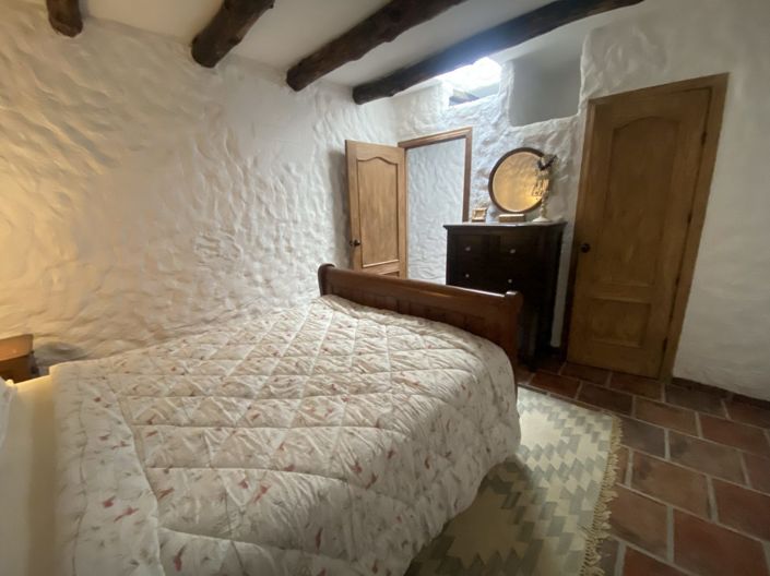 Image No.27-4 Bed Townhouse for sale