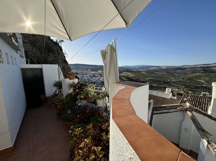 Image No.13-3 Bed Property for sale