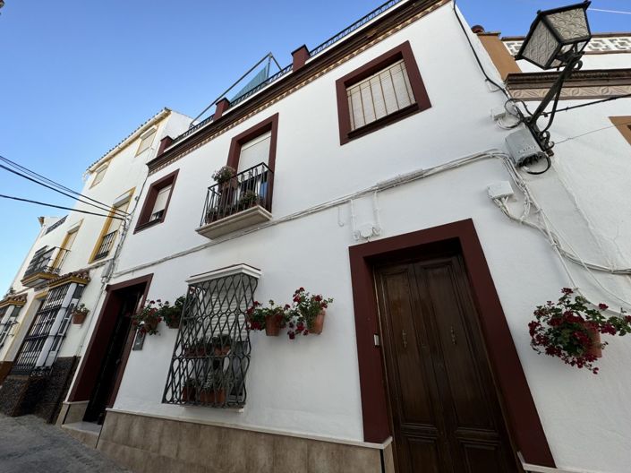 Image No.16-3 Bed Property for sale