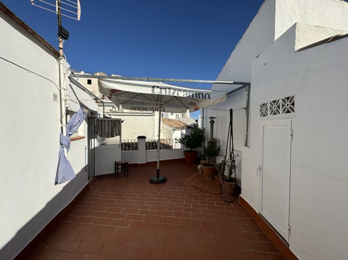 Image No.26-3 Bed Property for sale