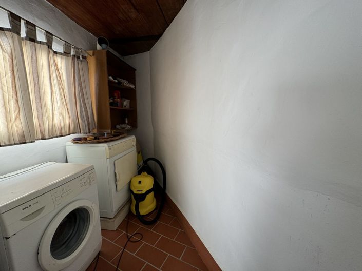 Image No.30-3 Bed Property for sale