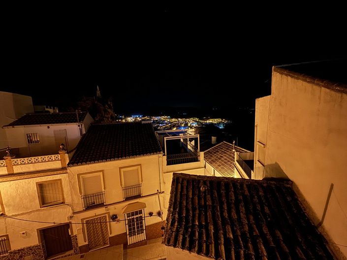 Image No.31-3 Bed Property for sale