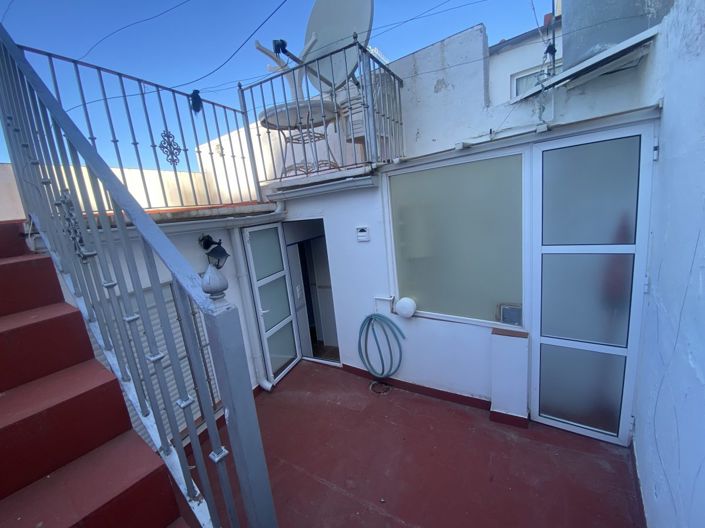 Image No.33-2 Bed Property for sale