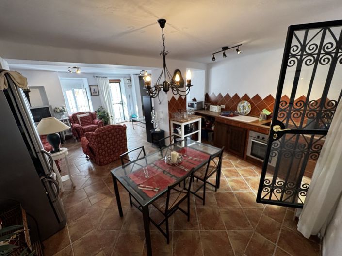 Image No.4-2 Bed Property for sale