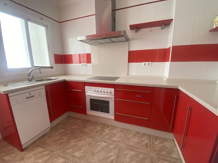 Image No.5-3 Bed Commercial for sale