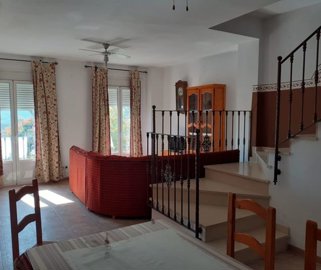 b8dc988c-ef1b-4e00-98eb-cf703af09536-1200x100