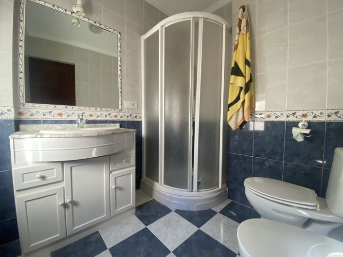 Image No.22-4 Bed Townhouse for sale