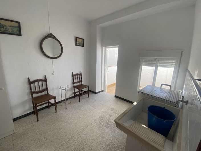 Image No.23-4 Bed Townhouse for sale