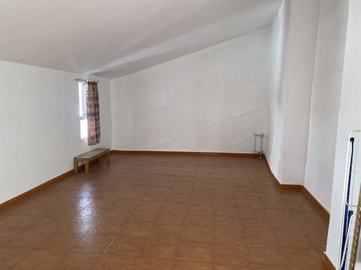 Image No.27-4 Bed Townhouse for sale