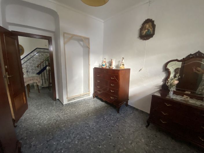 Image No.11-4 Bed Townhouse for sale