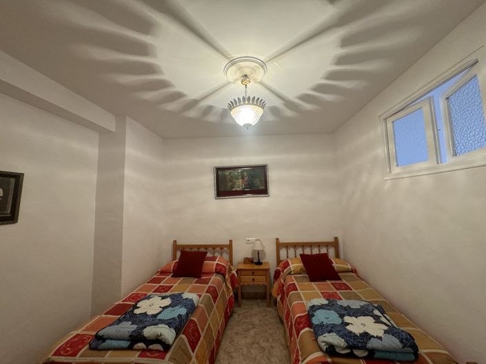 Image No.21-5 Bed Townhouse for sale