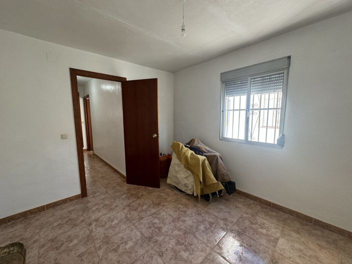 Image No.13-4 Bed Townhouse for sale