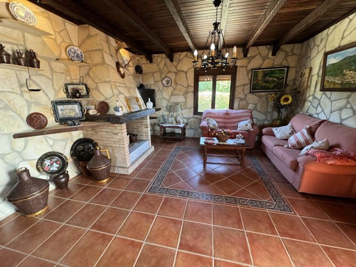 Image No.29-6 Bed Property for sale