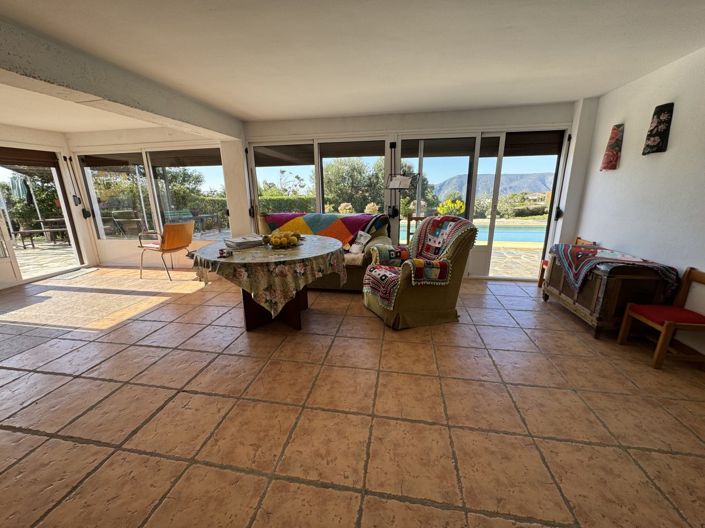 Image No.34-6 Bed Property for sale