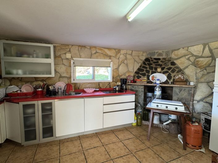 Image No.46-6 Bed Property for sale