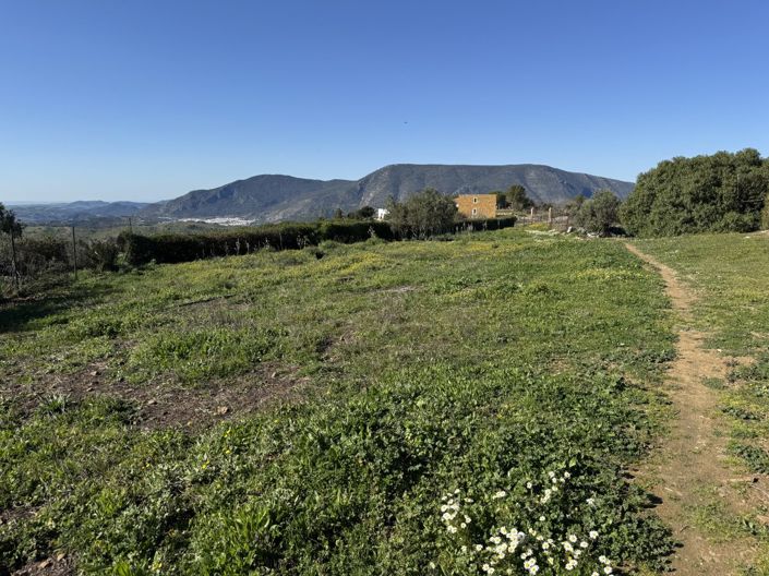 Image No.56-6 Bed Property for sale