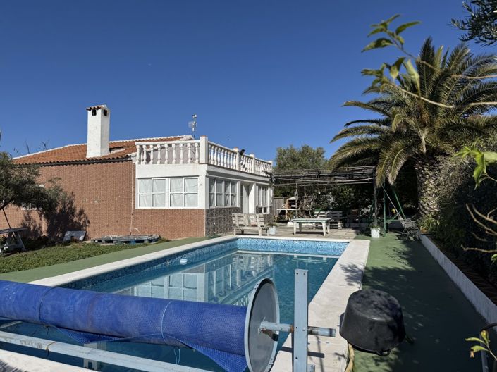 Image No.60-6 Bed Property for sale