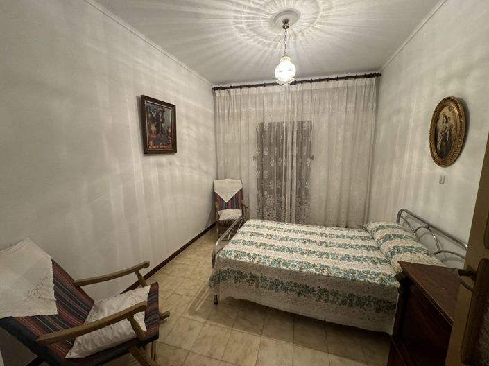 Image No.14-6 Bed Townhouse for sale