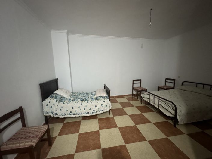 Image No.17-6 Bed Townhouse for sale