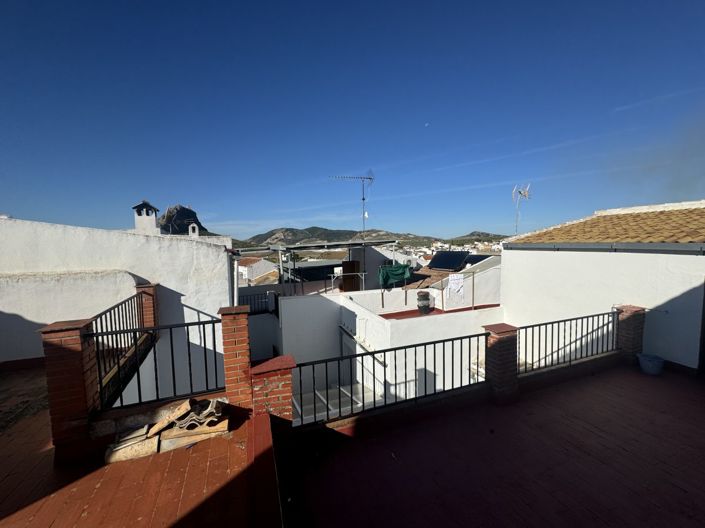 Image No.25-6 Bed Townhouse for sale