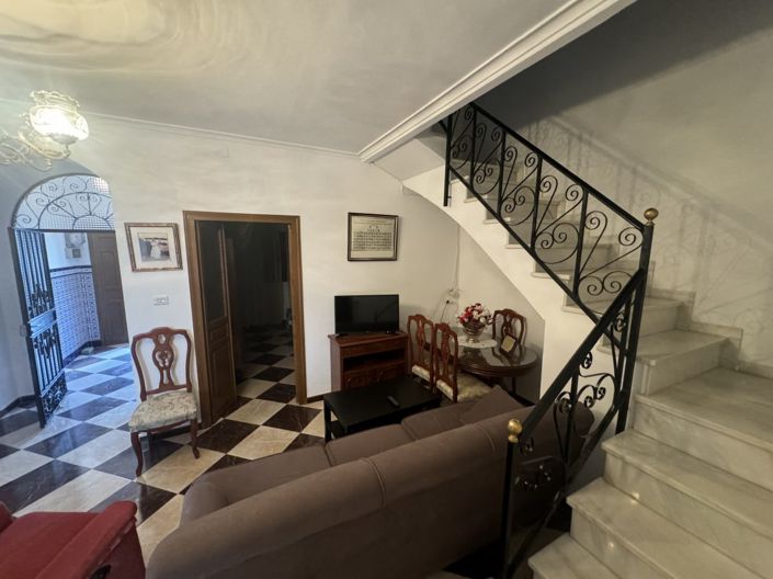 Image No.8-6 Bed Townhouse for sale