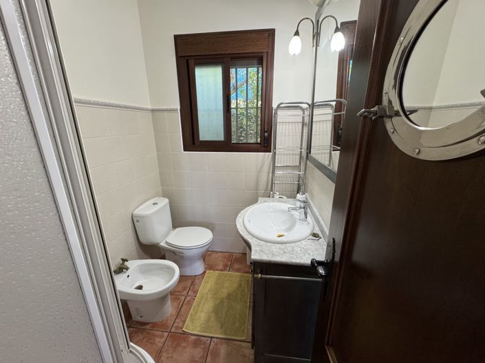 Image No.15-4 Bed Property for sale