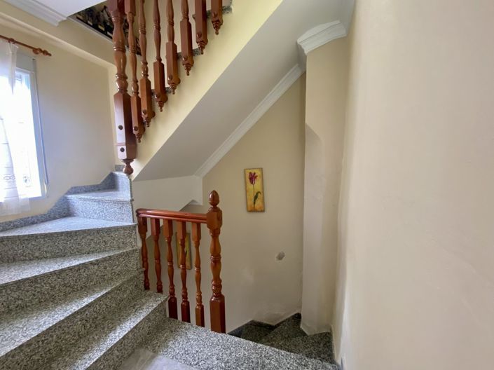 Image No.21-4 Bed Townhouse for sale