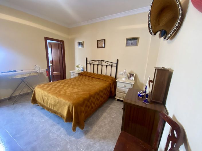 Image No.31-4 Bed Townhouse for sale