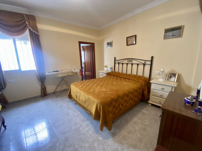 Image No.33-4 Bed Townhouse for sale