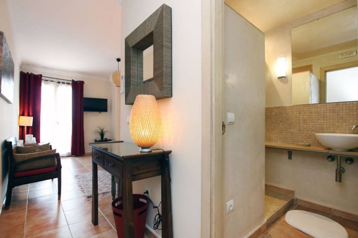 Image No.16-9 Bed Hotel for sale