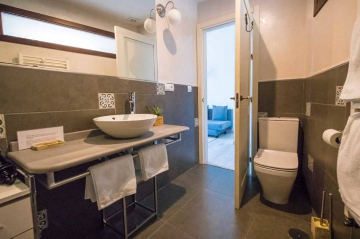 Image No.14-9 Bed Hotel for sale