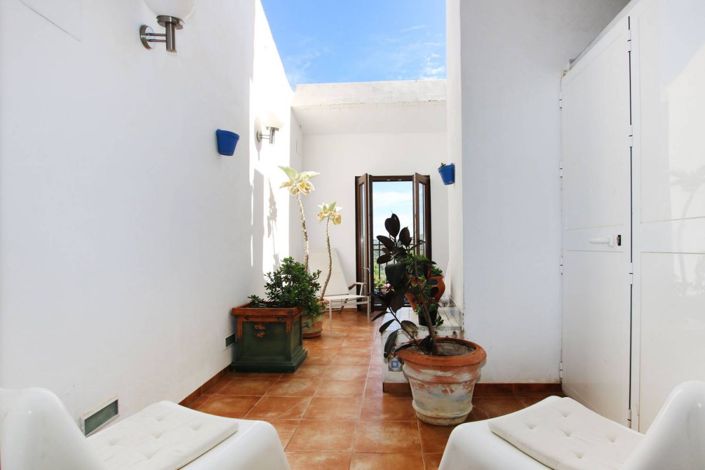 Image No.13-9 Bed Hotel for sale