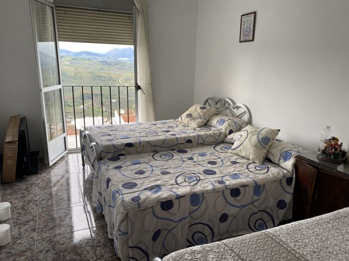 Image No.27-3 Bed Townhouse for sale