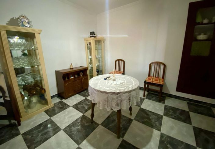 Image No.11-4 Bed Townhouse for sale