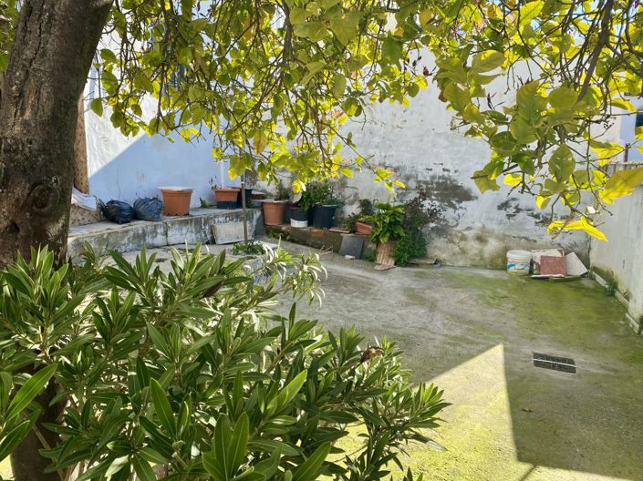 Image No.23-4 Bed Townhouse for sale