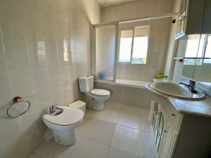 Image No.27-4 Bed Townhouse for sale