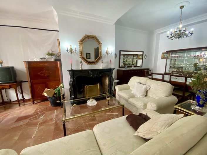 Image No.22-7 Bed Property for sale