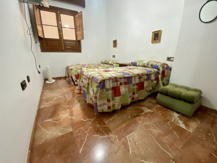 Image No.57-7 Bed Property for sale