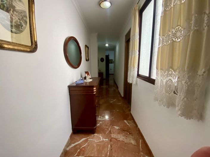 Image No.63-7 Bed Property for sale